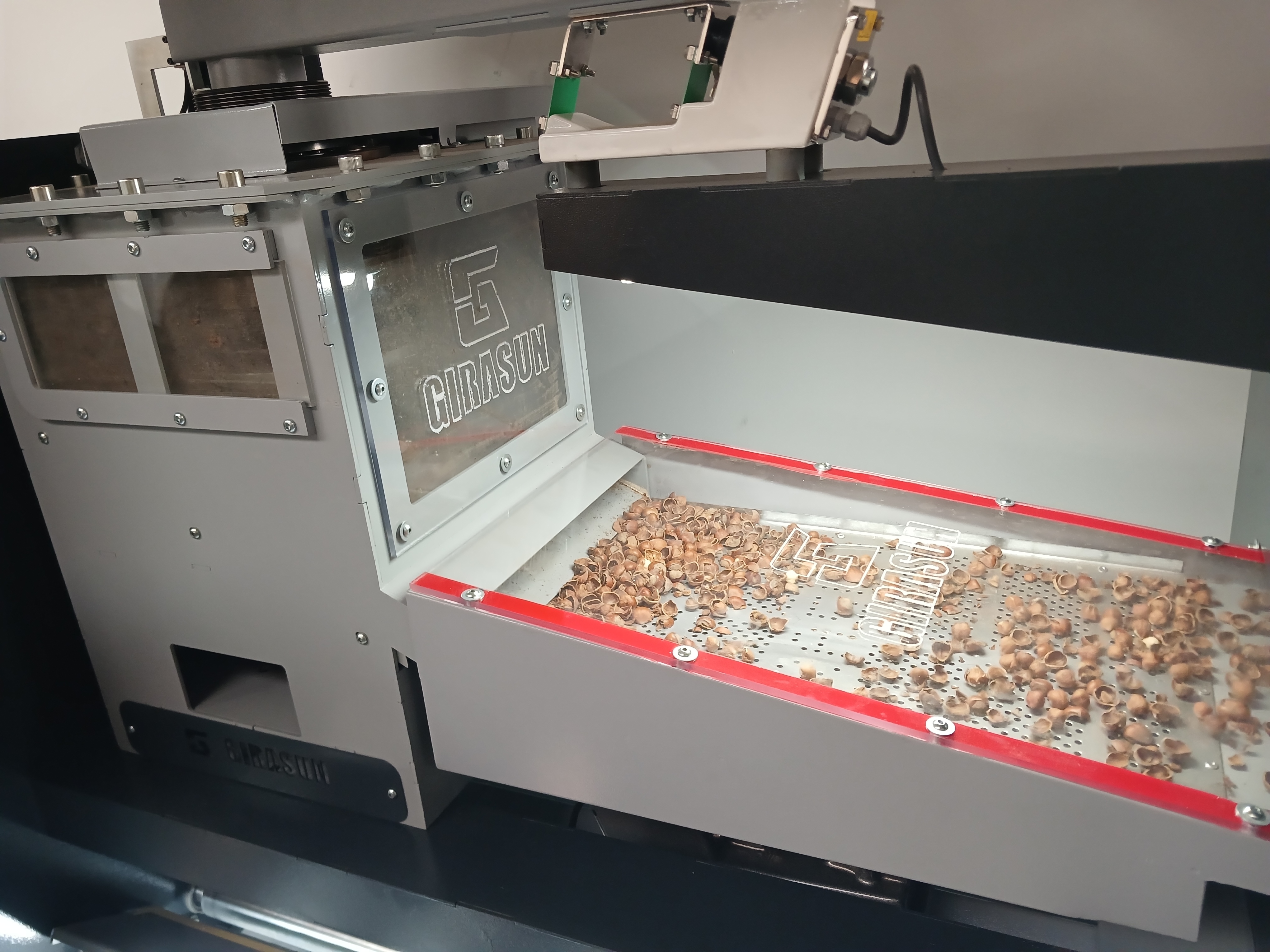 GIRASUN250 Fındık Kırma Makinesi